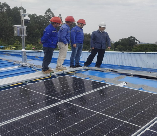 南方電網(wǎng)綜合能源（佛山）有限公司董事長關(guān)南強(qiáng)到越峰電子光伏發(fā)電項目檢查指導(dǎo)